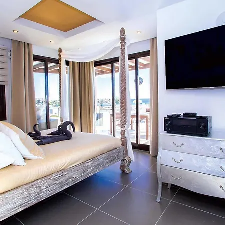 Villa Playa Blanca Sleeps 12 Air Con Wifi